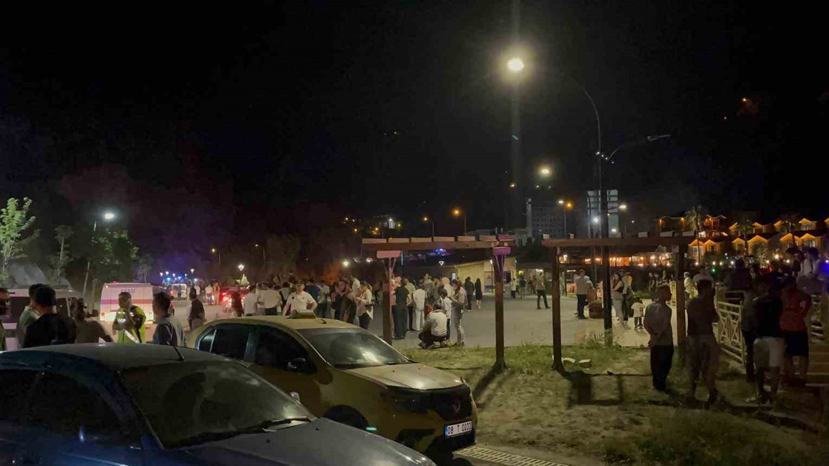 Artvin’de tekne battı: 1’i ağır 5 yaralı