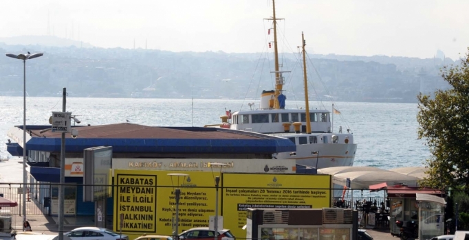 Kabataş Vapur iskeleleri sabah saatlerinden itibaren deniz trafiğine kapatıldı