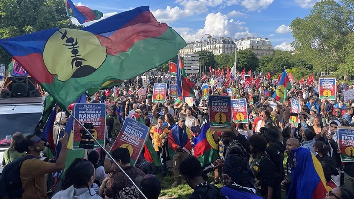 Yeni Kaledonya'daki gösterilerde bir kişi daha yaşamını yitirdi