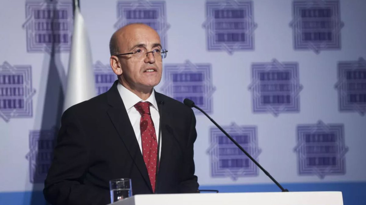 Mehmet Şimşek yeni sadeleşme adımını açıkladı: Merkez Bankası'na satış yükümlülüğünü düşürdük