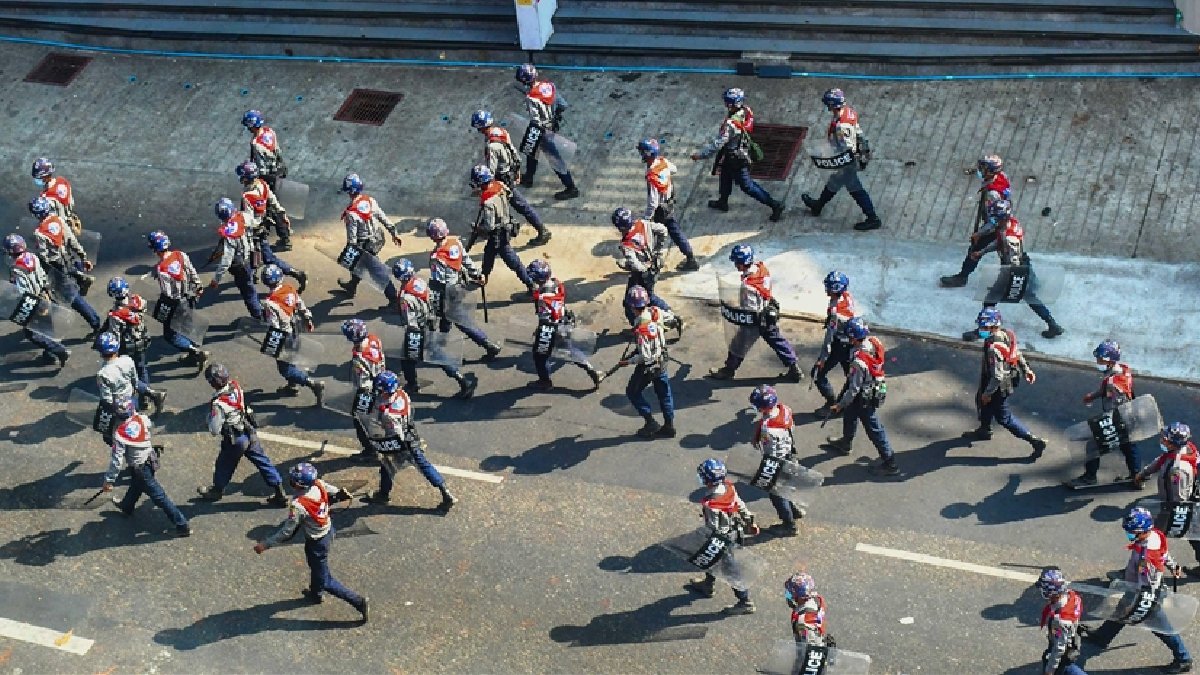 Bangladeş’e sığınmışlardı: Myanmarlı askerler iade edildi