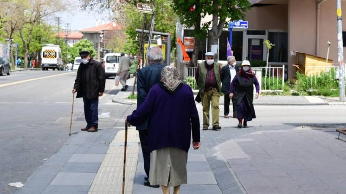 60 yaş üstü işsiz sayısı 5 katına çıktı: Geçinemeyen emekliler İŞKUR kuyruğunda