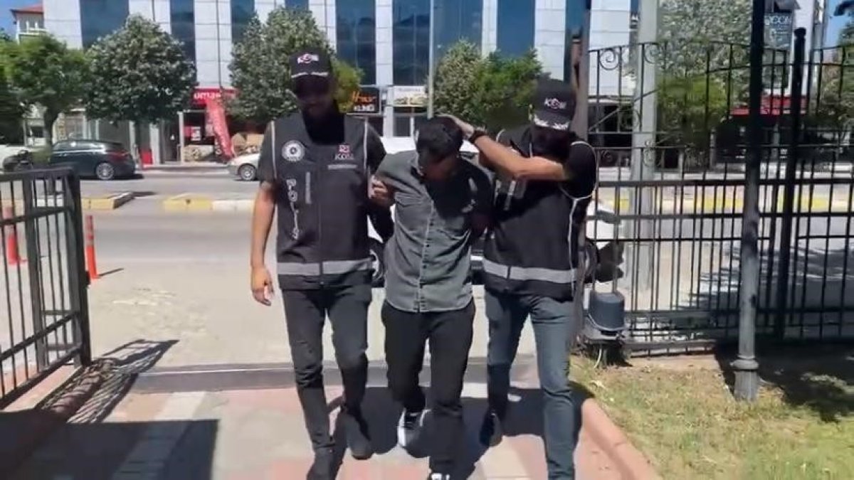 YKS'de yapay zeka ile kopyaya suçüstü: Kurduğu düzenek hayrete düşürdü