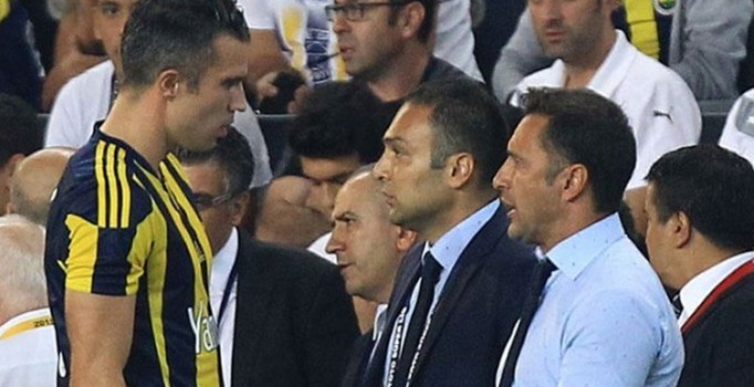 Vitor Pereira’nın gidecek olması Robin van Persie’yi neşelendirdi
