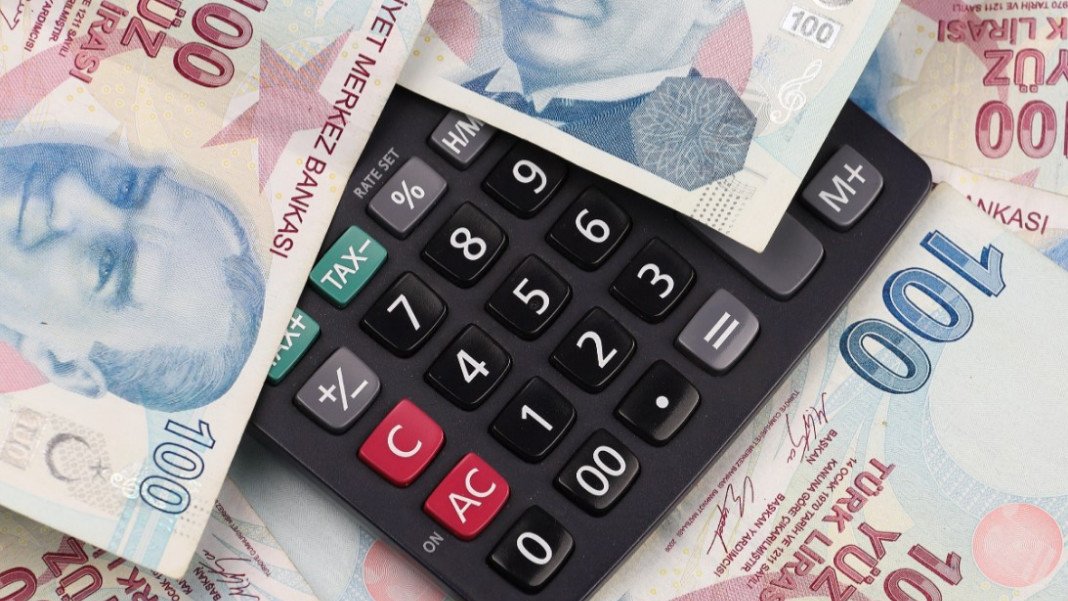 Uzmanlardan iktidara yüksek enflasyon uyarısı: Asgari ücrete zam şart