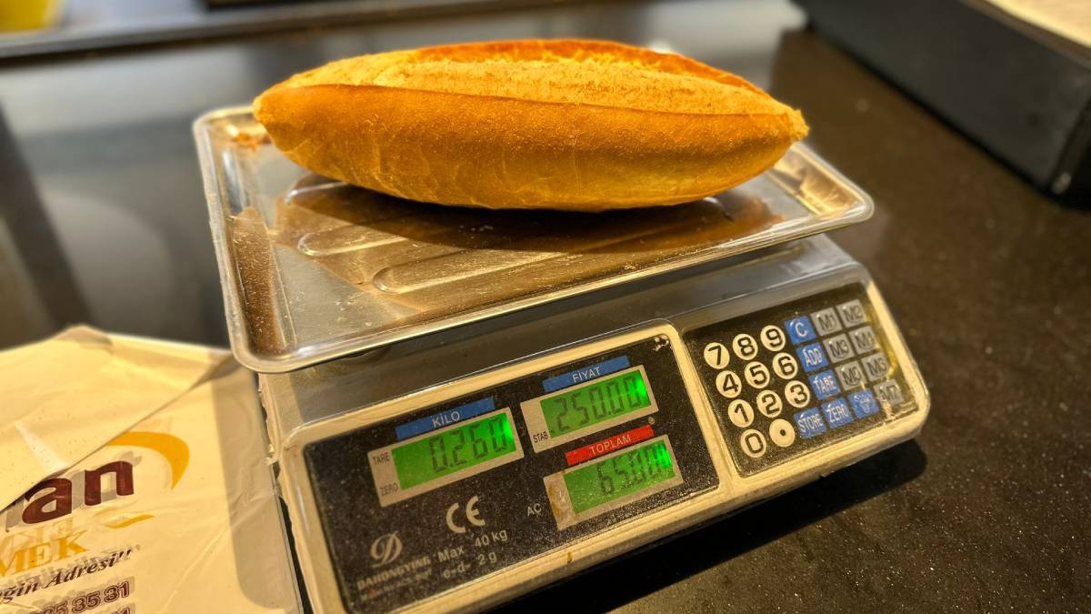 Bozüyük’te zabıta ekiplerinden ekmeklere gramaj kontrolü