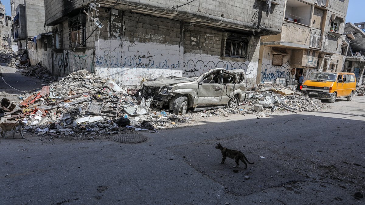 İsrail Gazze'de bir evi vurdu: Ölü ve yaralılar var