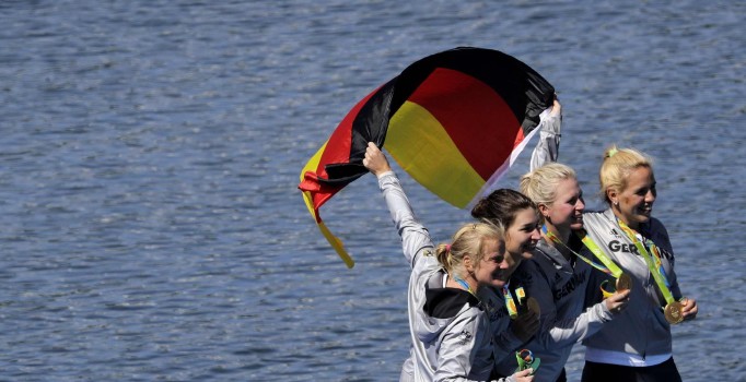 Kiminin parası kiminin sosisi