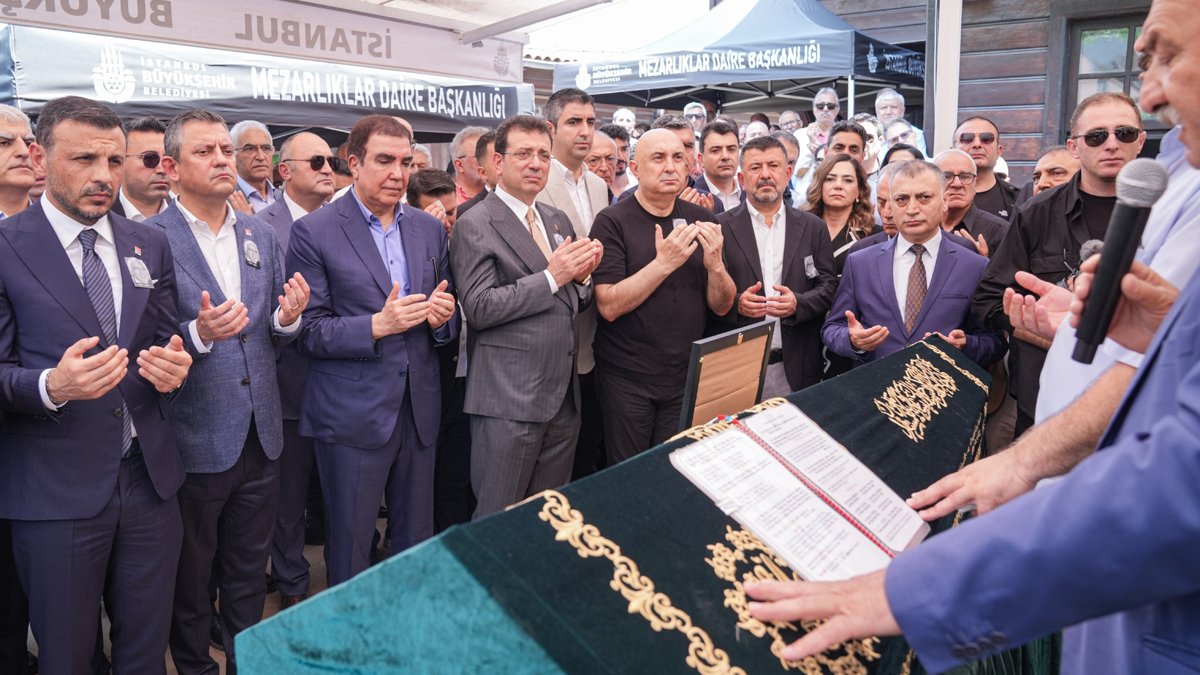 Özel ile İmamoğlu, CHP'li Toprak'ın babasının cenaze törenine katıldı