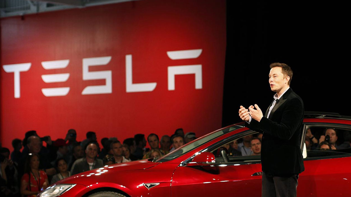 Tesla hissedarlarından Elon Musk'ın maaş paketine onay