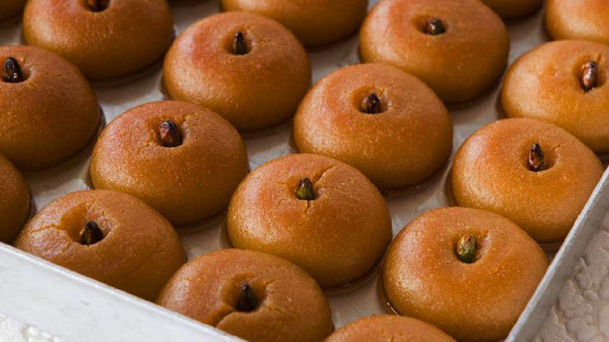 Bayrama baklava değil bunu yapın! ‘Üğüm üğüm’ oluyor, herkes bayıla bayıla yiyor! Kokusunu duyan bayramda kapıda bitecek