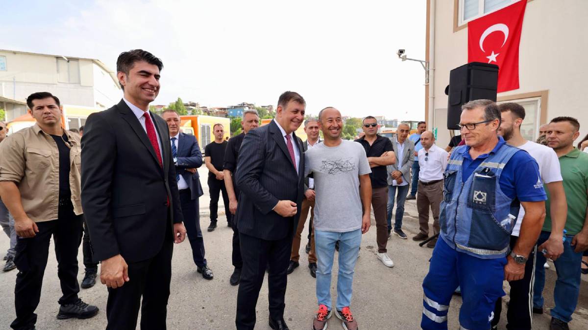 Başkan Dr. Tugay’ın bayramlaşmada ikinci durağı İZSU oldu