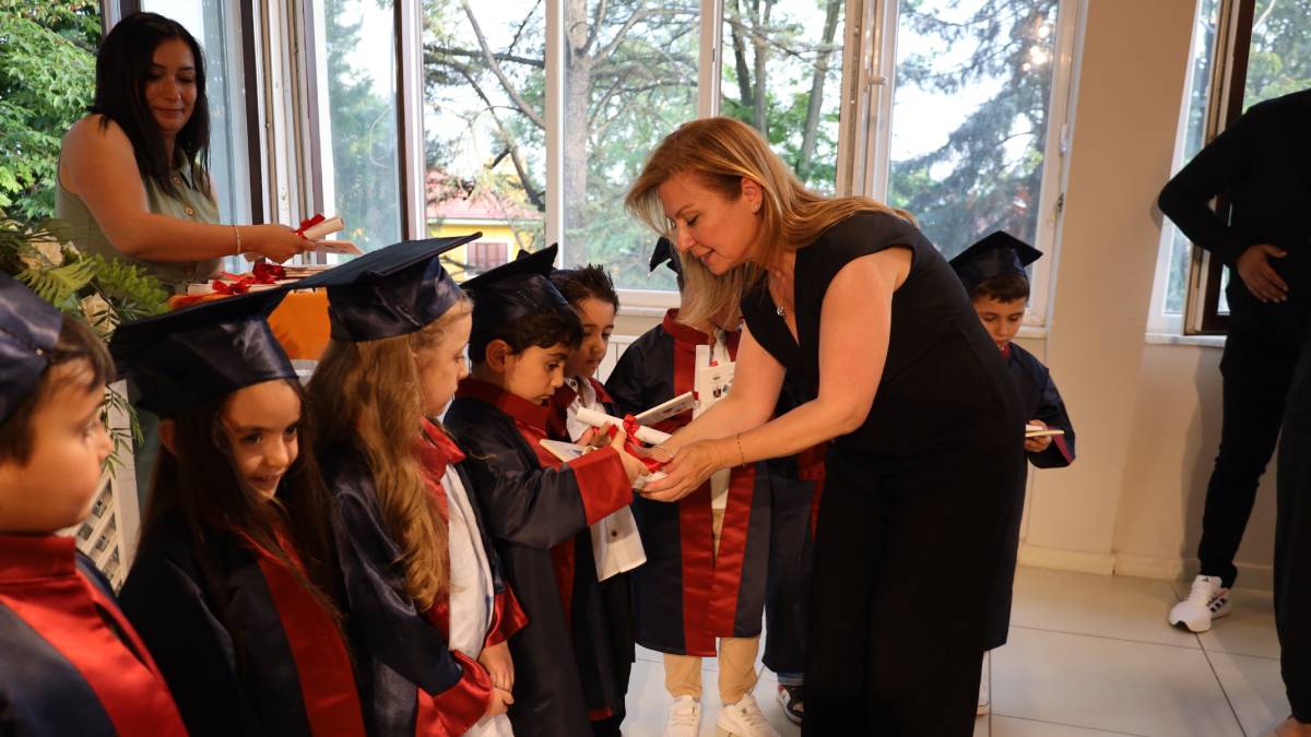 Safranbolu Belediyesi Nazmiye Yeşilyurt Gündüz Çocuk Bakım Evi ilk mezunlarını verdi