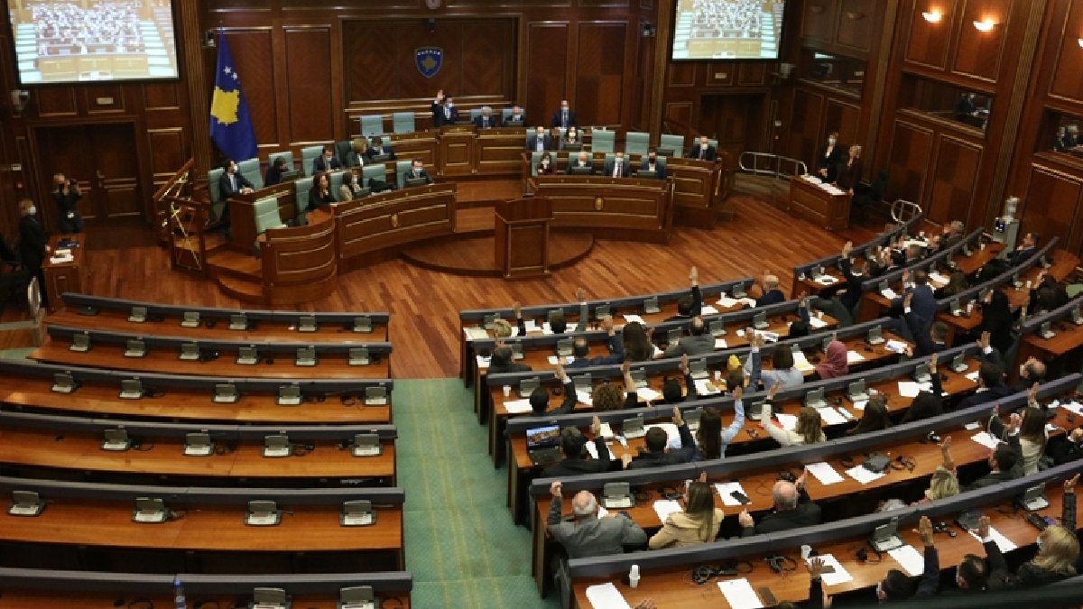 Kosova'da muhalefet ağırlığını koydu: Cumhurbaşkanlığı seçimi tekrarlanabilir