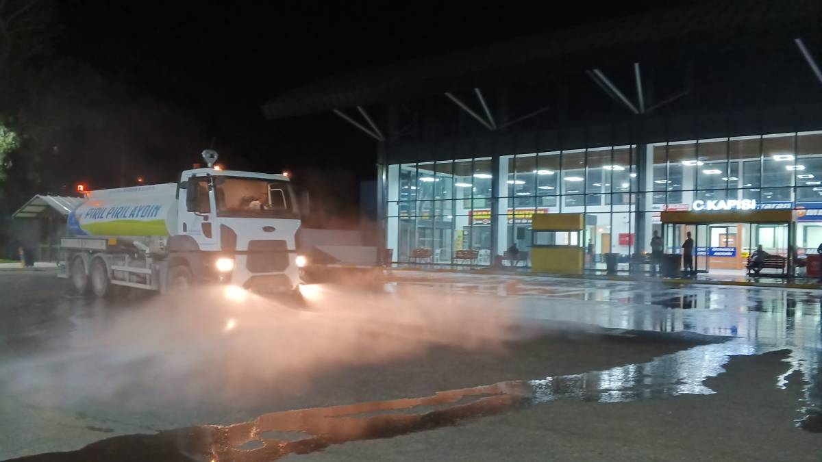 Aydın Büyükşehir Belediyesi bayram öncesi otogarları tertemiz yaptı