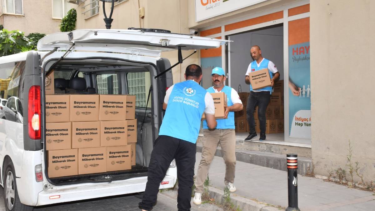 Büyükşehir bayramda ihtiyaç sahiplerinin yanında