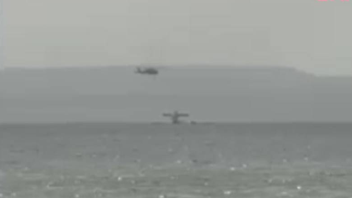 Yangına müdahale eden uçak Bafa Gölü'ne battı: Uçaktaki personel kurtarıldı