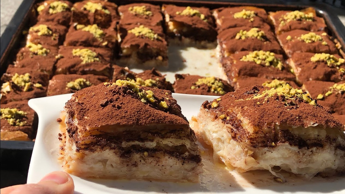 Bu baklava Türkiye'de sipariş rekoru kırdı! Hem pratik hem kolay hem de çok lezzetli: Fıstıklı baklava tarih oldu