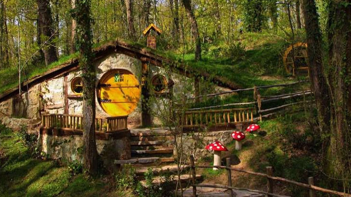 Kurban Bayramı tatilinde İstanbul'a birkaç adım ötede masalsı bir kaçamak: Ormanya Hobbit Evleri