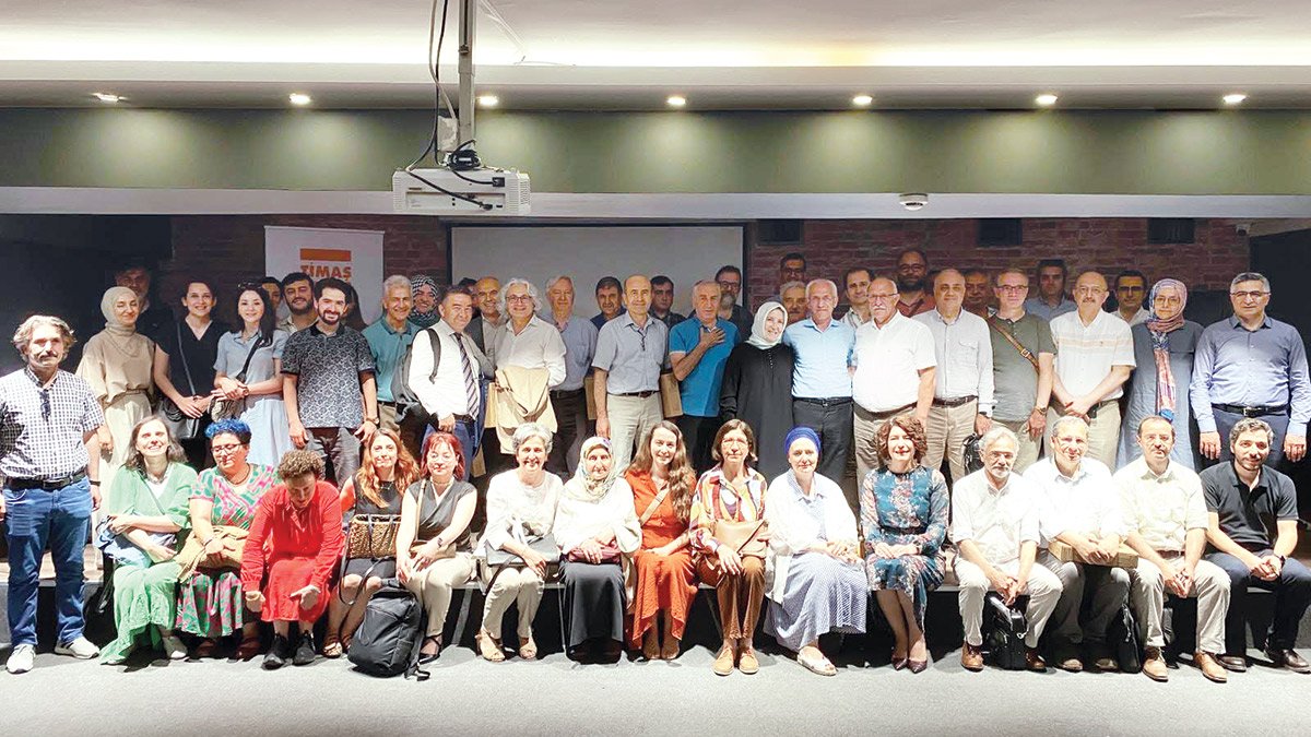 TİMAŞ’tan dostlarının ve öğrencilerinin dilinden Ali Akyıldız Armağanı: ‘Aşk İle Çalışan Yorulmaz’