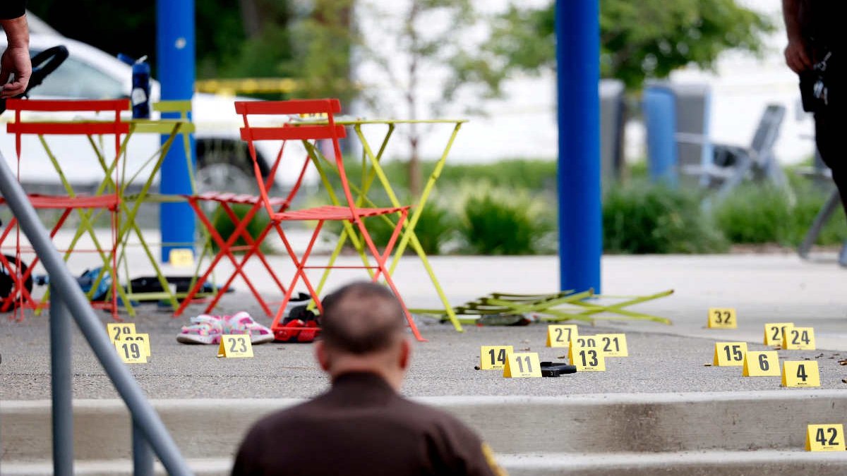 ABD'de su parkına silahlı saldırı: Yaralılar var