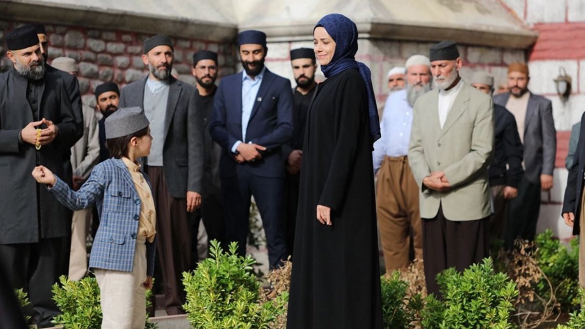 Kızıl Goncalar'dan Kızılcık Şerbeti'ne sürpriz transfer: Nursema'ya partner geliyor