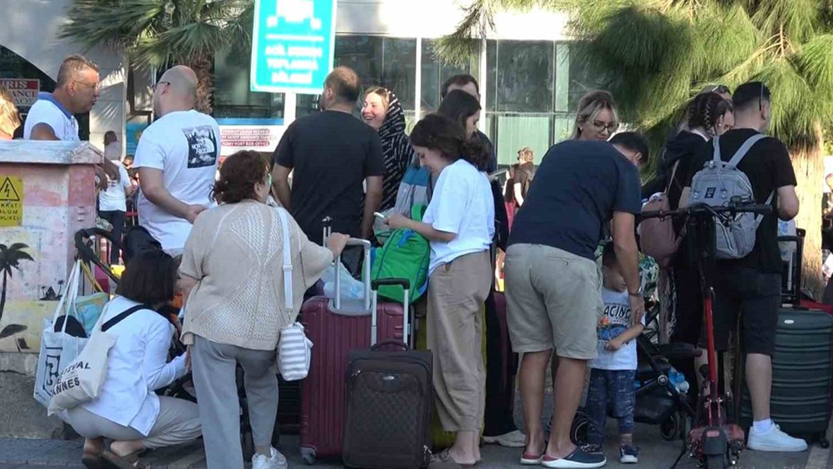 Yunan adalarına kapıda vizede bayram krizi: Çok sayıda yolcu Marmaris'te kaldı