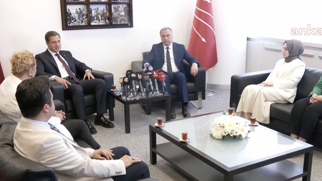 AK Parti ve CHP arasındaki bayramlaşmaya normalleşme tartışması damga vurdu: Yerelde siz merkezde biz başarılı olmak zorundayız