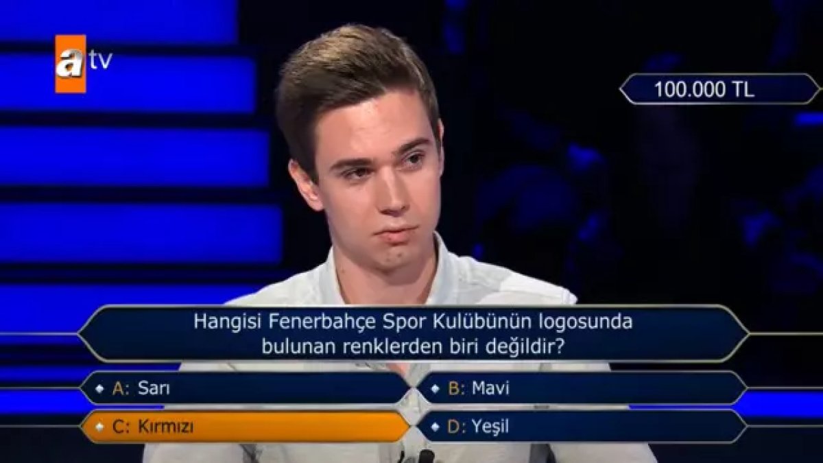 Fenerbahçeliler delirecek! Kim Milyoner Olmak İster'e katılan taraftar o soruyu bilemeyince kanaryalılar saç baş yoldu