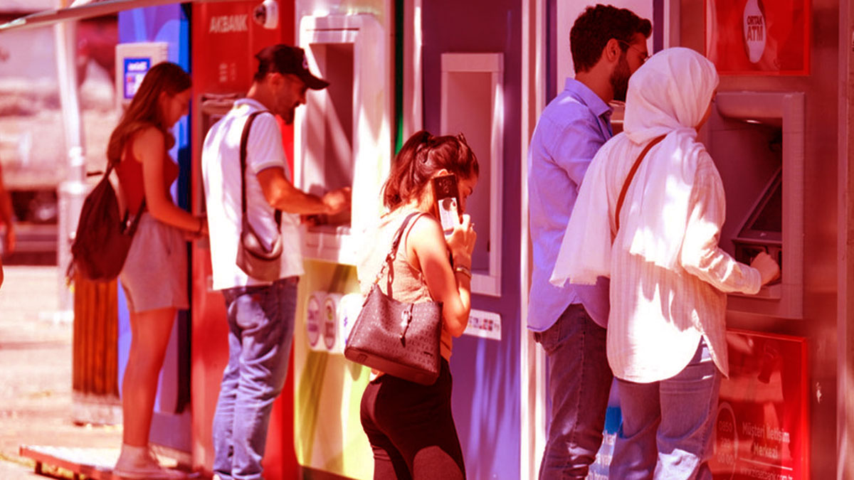 Kimse fark edemiyor: ATM'yi kullanırken bilgilerinizi böyle çalıyorlar! Bu kontrolleri mutlaka yapın