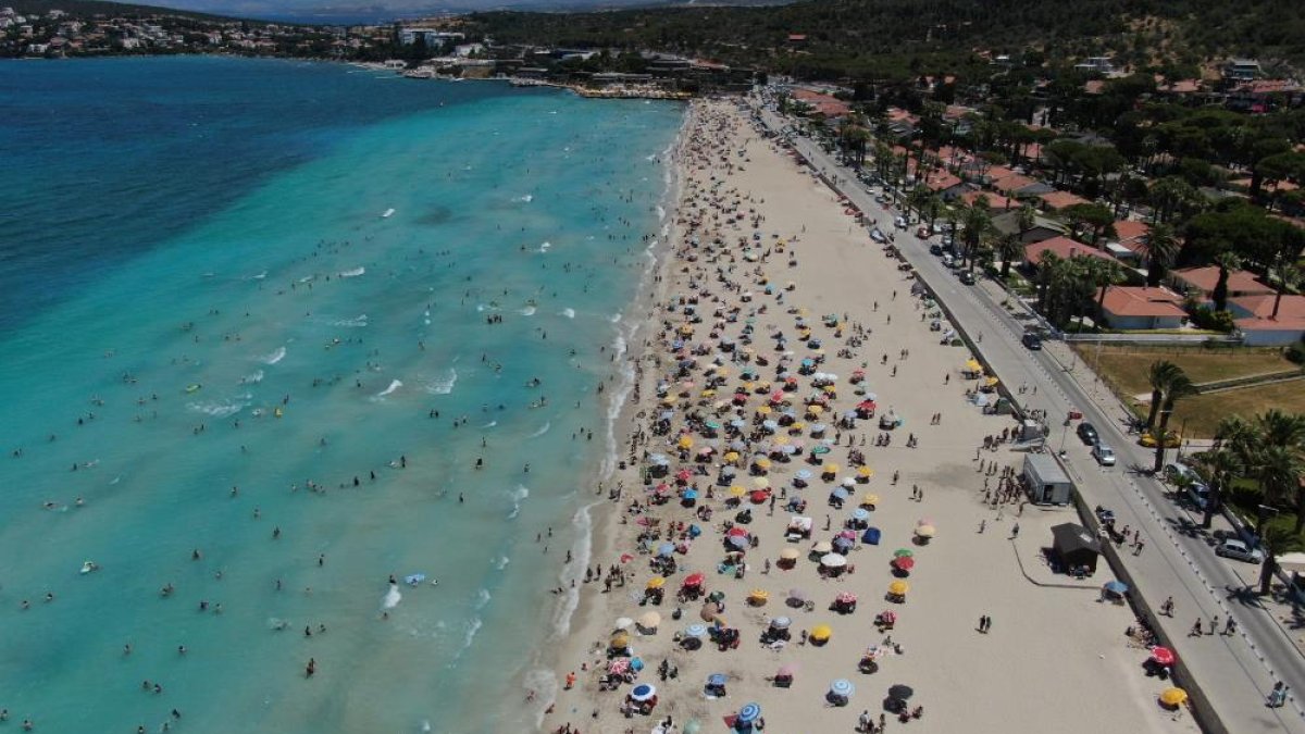 O popüler tatil destinasyonu hınca hınç doldu! Bayramda soluğu herkes orada aldı: İlçe nüfusu 1 milyona dayandı