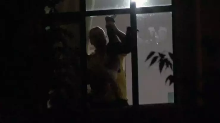 Başakşehir'de çocuklarını rehin alıp camdan baş aşağı sarkıtmıştı! Cani baba tutuklandı