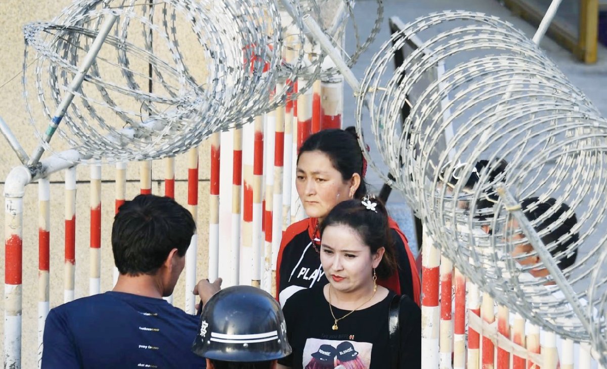 Ak Mescit'i kızıl bayrak yaptılar