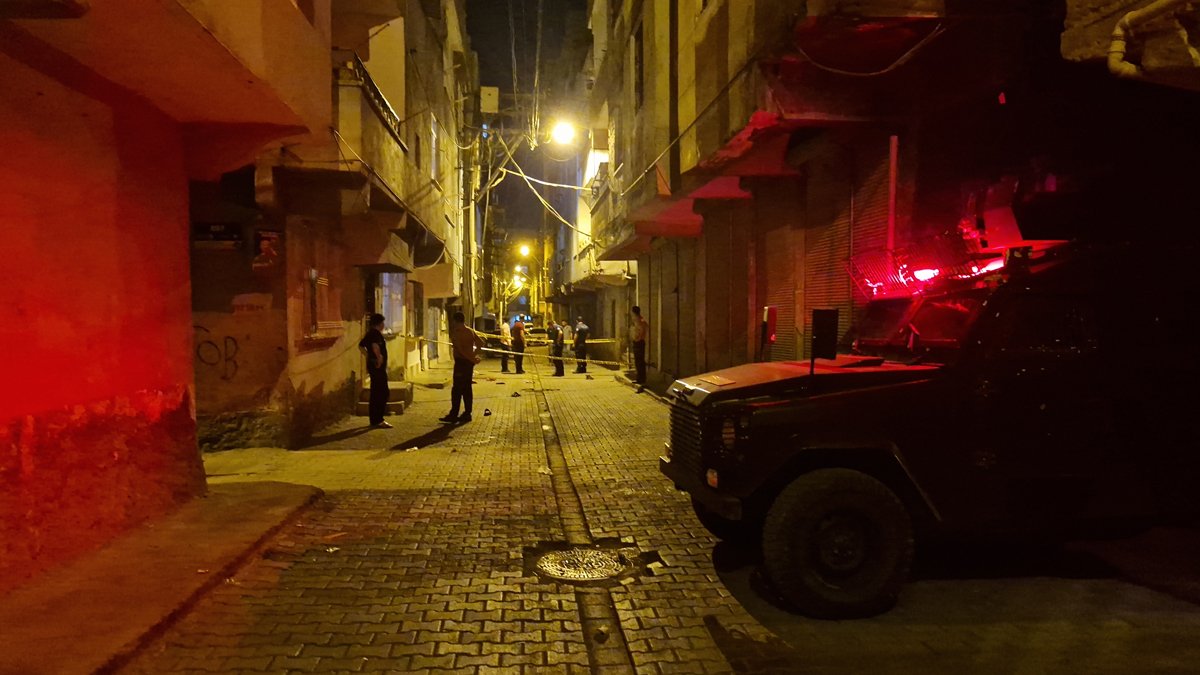 Diyarbakır'da iki grup arasında silahlı çatışma: 4 yaralı