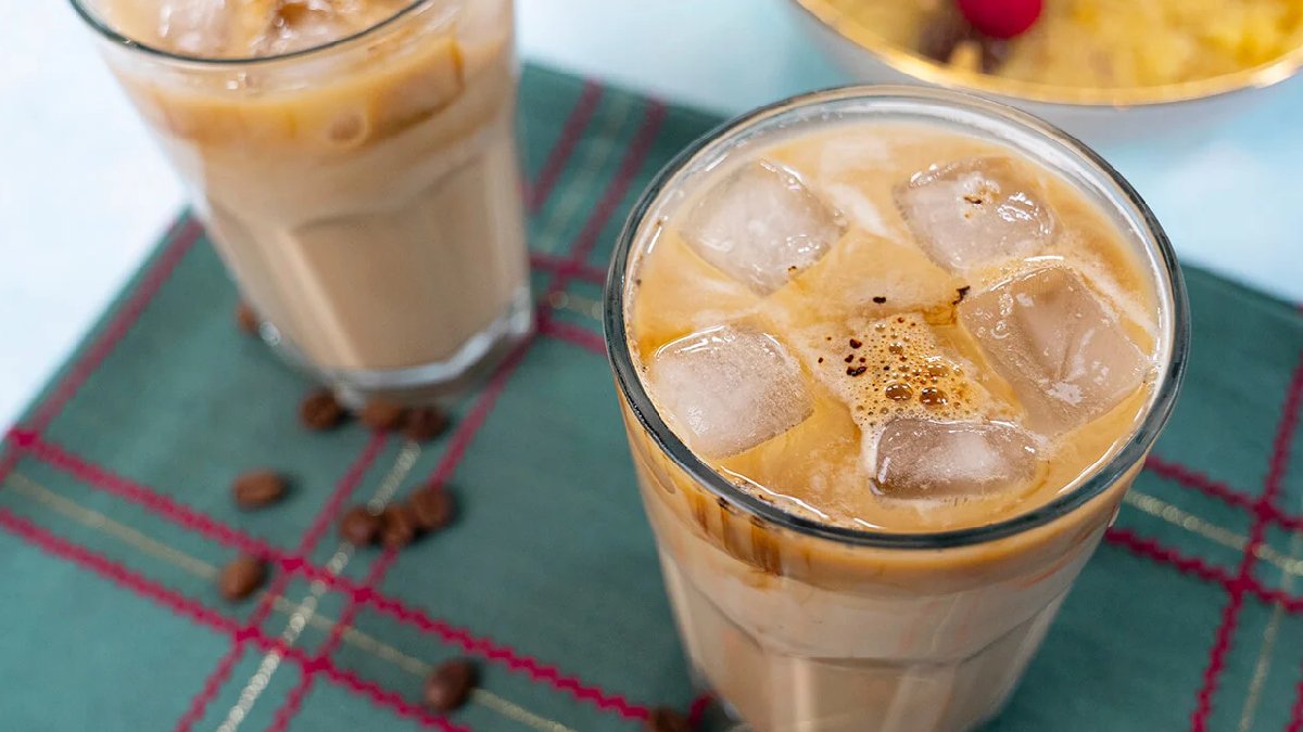 Kavurucu sıcakların düşmanı! Buz gibi soğuk kahve tarifi…