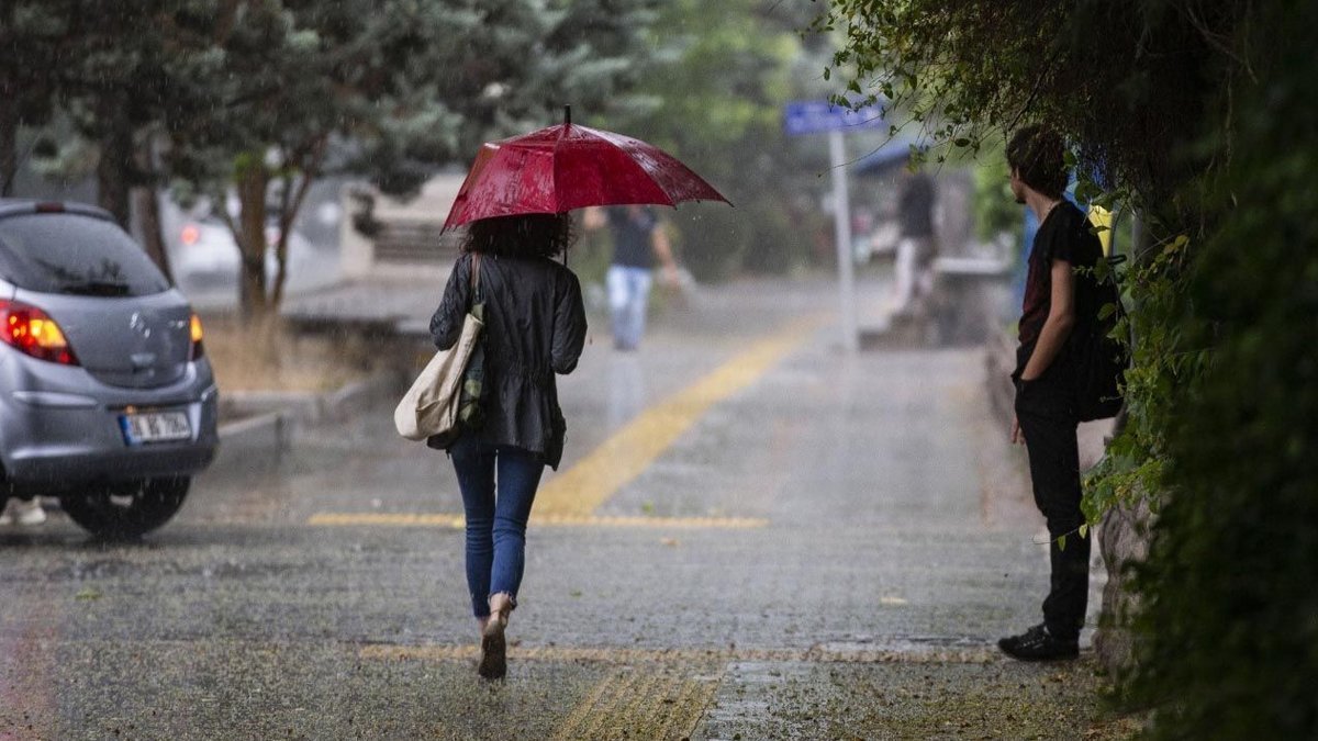 Meteoroloji'den Marmara, Ege ve Karadeniz'e uyarı: Sağanak ve fırtına geliyor