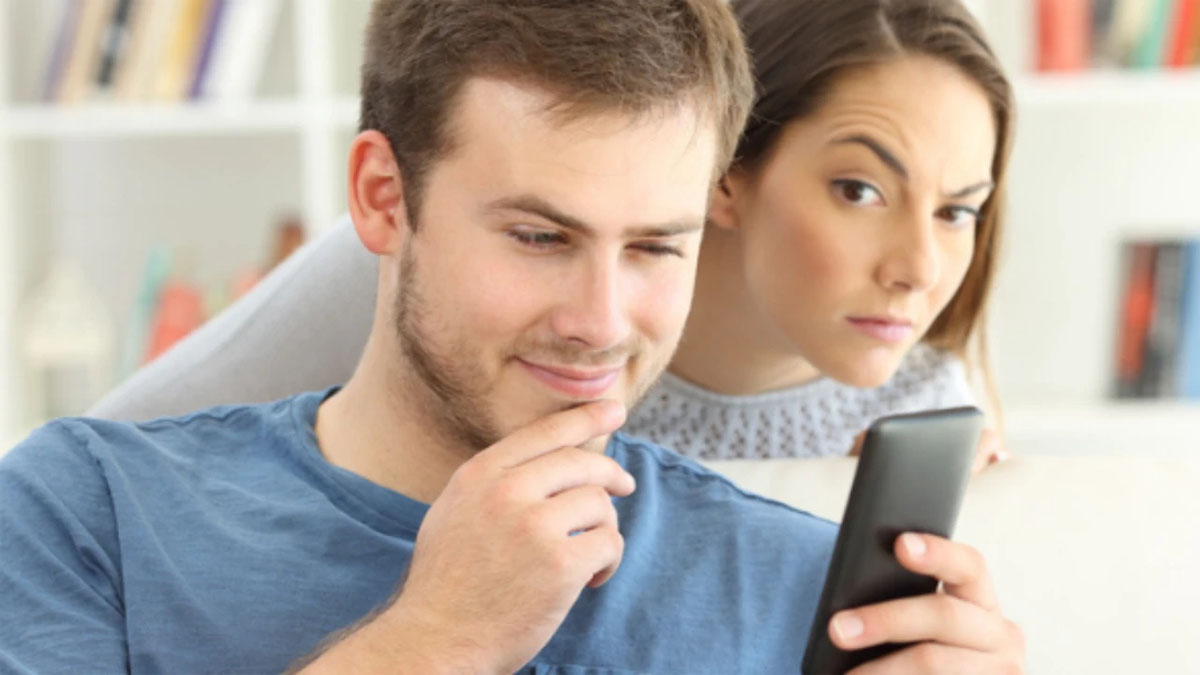 Onlar gökyüzünün duygusal güçleri! Bu 5 burç sevdiğini esen rüzgardan dahi kıskanıyor! İşte en kıskanç 5 burç...