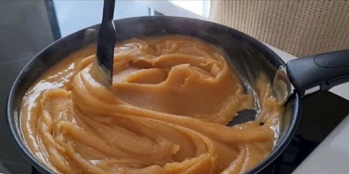 Ağzının tadını bilen bunu yiyor! Ağızda kaymak gibi gidiyor, lezzeti her geldiğinde istetiyor! İŞte sütlü un helvası tarifi…