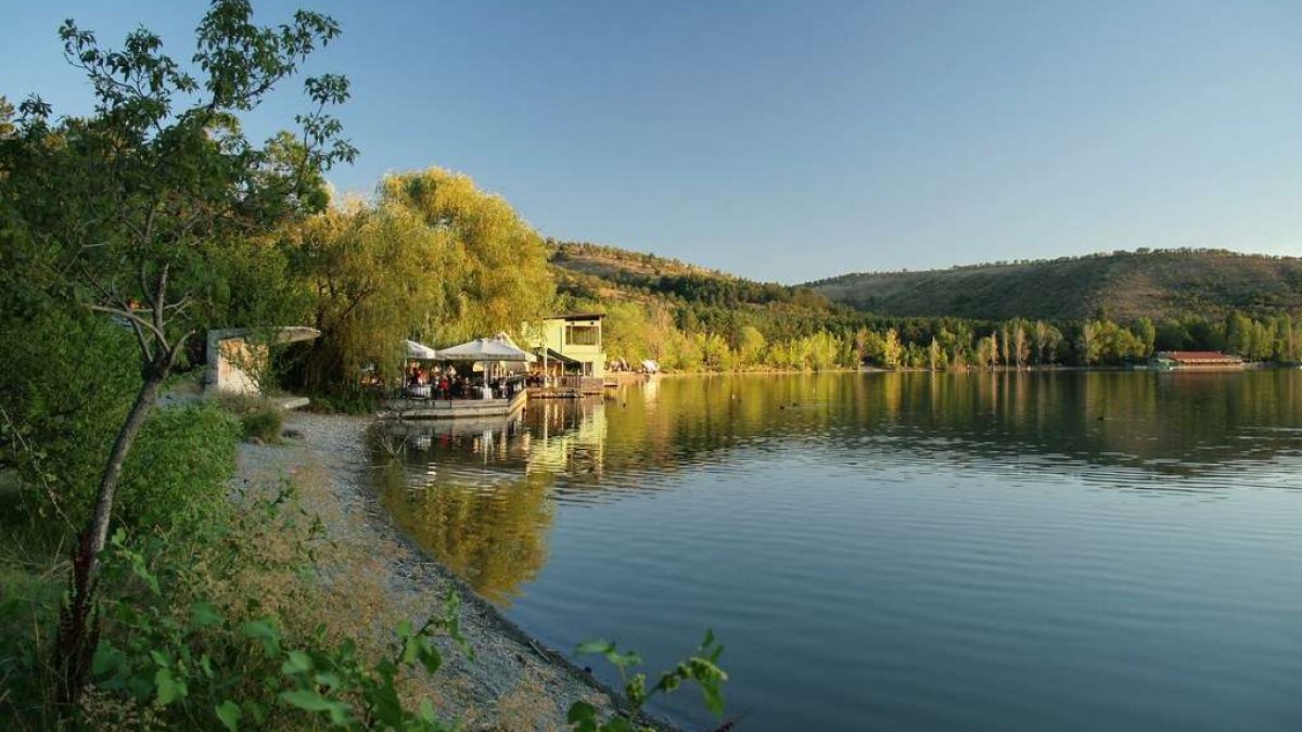 Ankara'nın o gölüne gidecekler dikkat, yılanlar bastı! Boyu metrelerce uzunlukta, üzerine basarsanız...