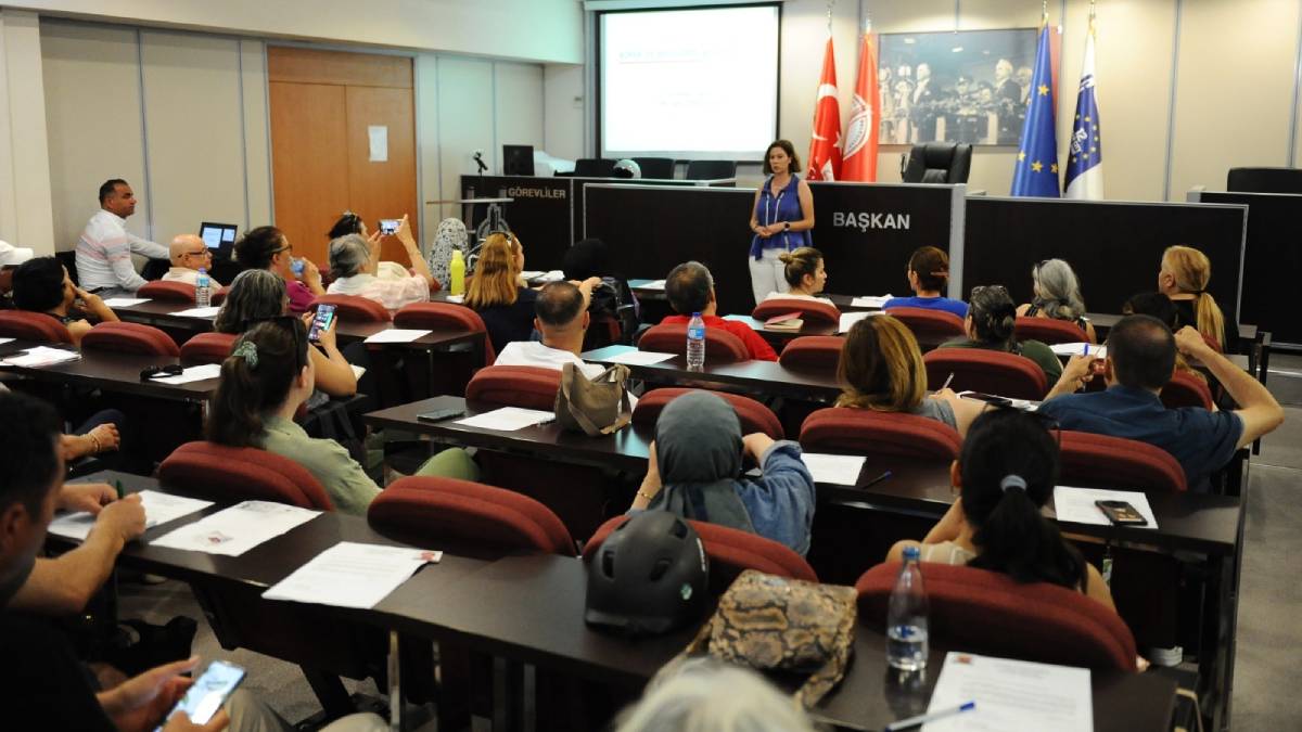 Karşıyaka Belediyesinden hayvanseverlere eğitim