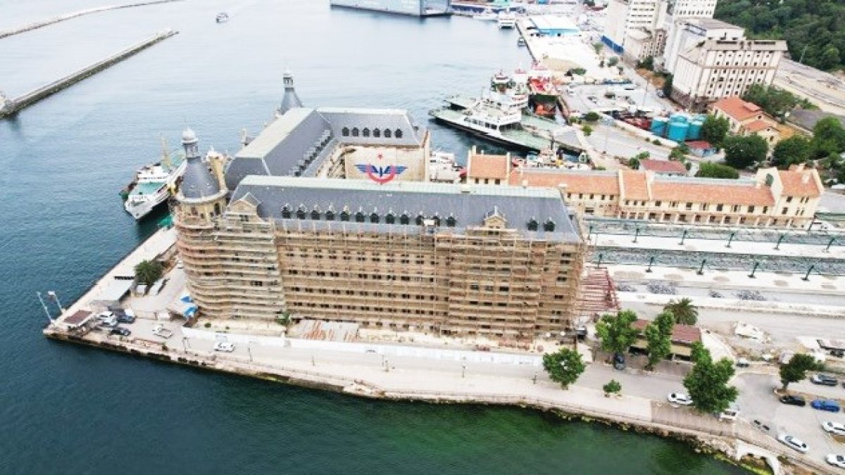 Haydarpaşa’da yangının izleri siliniyor