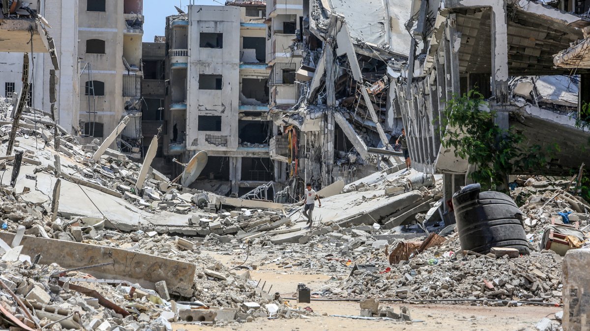 İsrail'den Gazze'deki UNRWA okullarına saldırı: En az 11 can kaybı