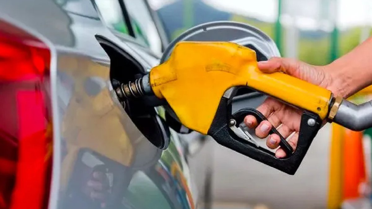 Benzin ve motorin fiyatlarında son durum: Ertelenen zam gece yarısı geldi