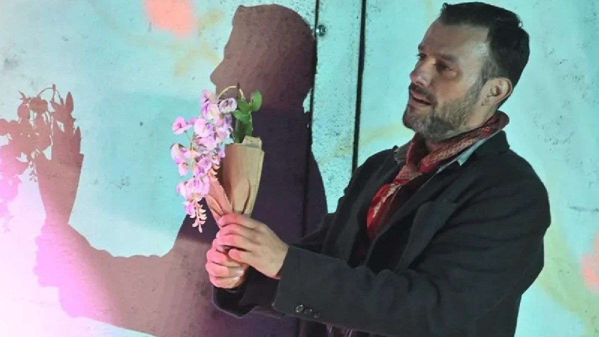 Salih Bademci: Tiyatro sahnesi yetenekli olanlar için