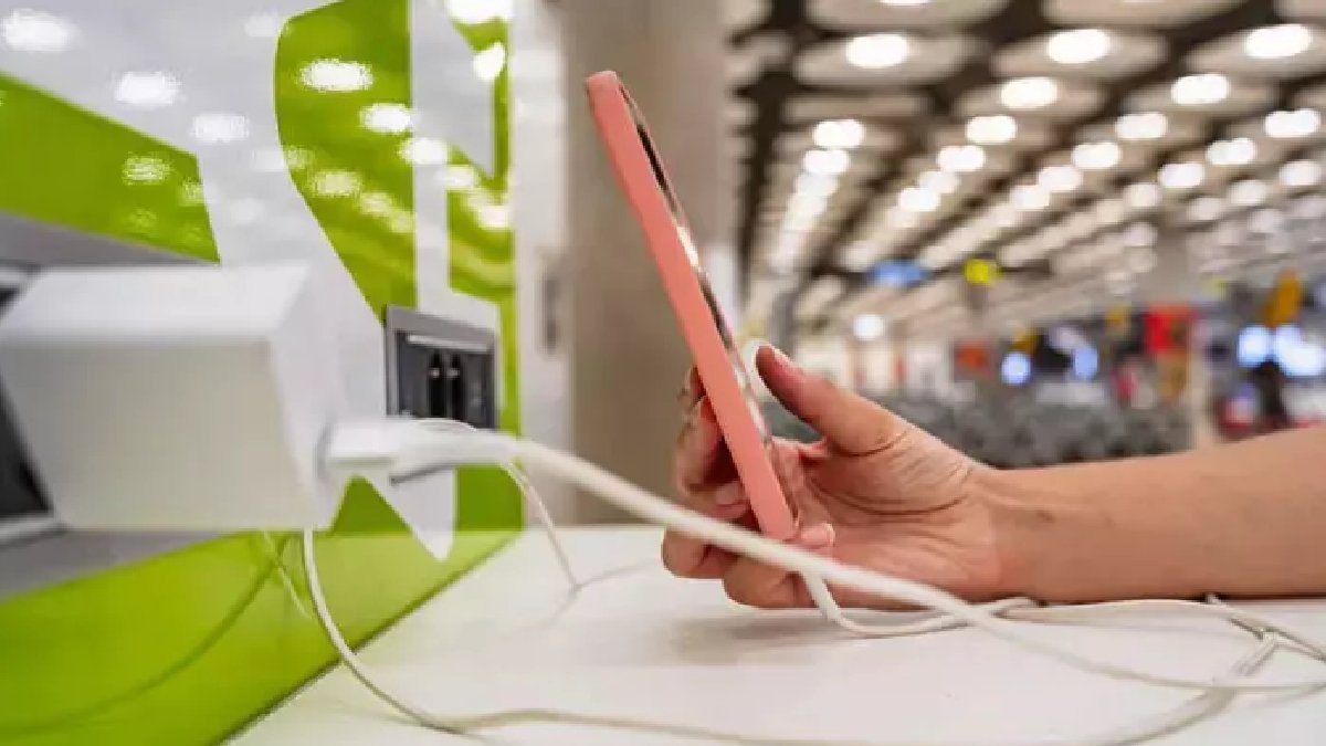 Telefonlarınızı şarj ederken dikkat!: Bankacılık verilerinize erişiliyor