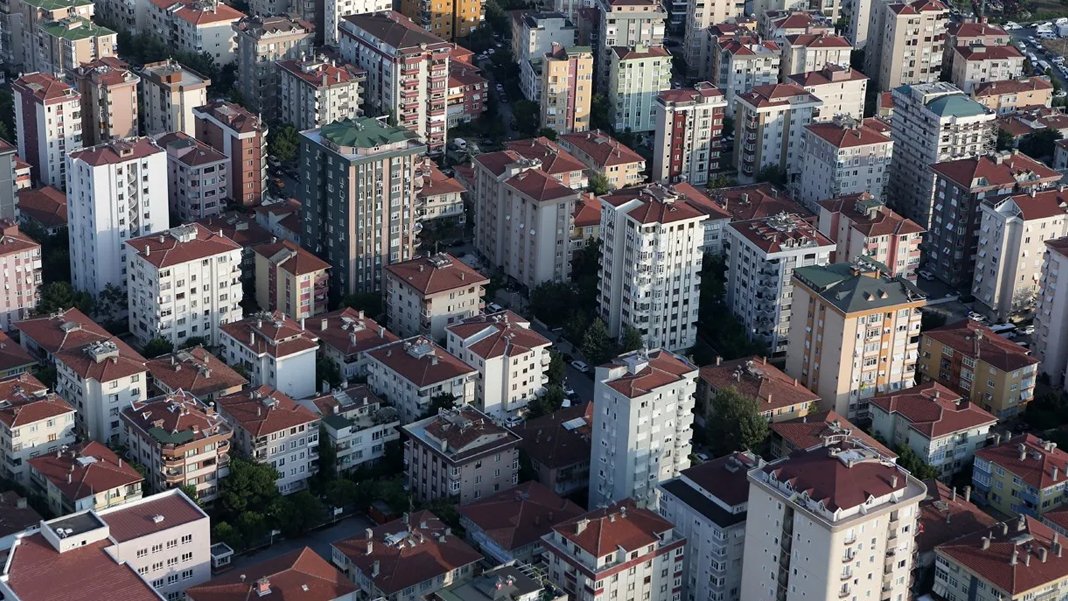 Ev sahiplerinin yeni yöntemi kiracıları zora sokacak! Bir yıllık peşin ve çıkış taahhütname dönemi