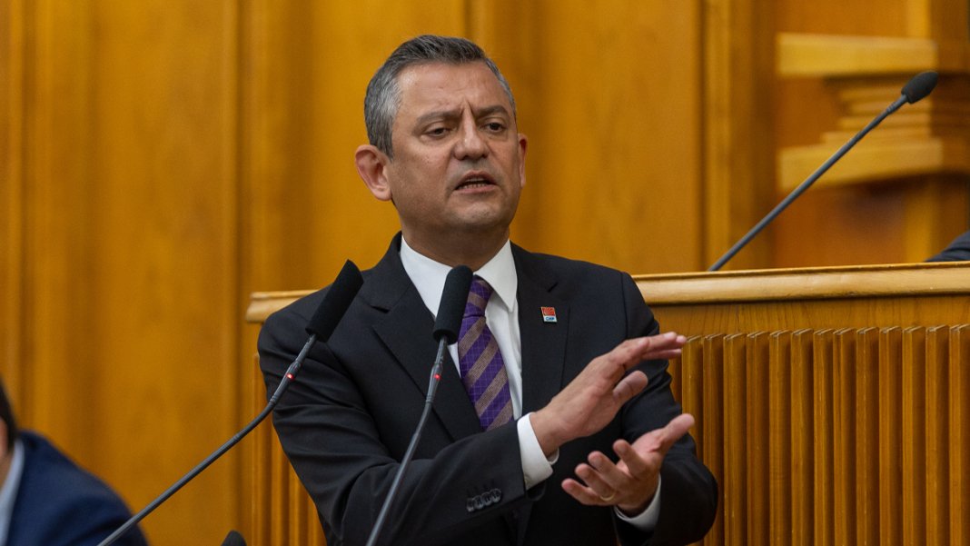 Özel'den asgari ücrete ve emekli maaşına zam yapılmamasına tepki: Bu krizi emekliler, emekçiler yaratmadı