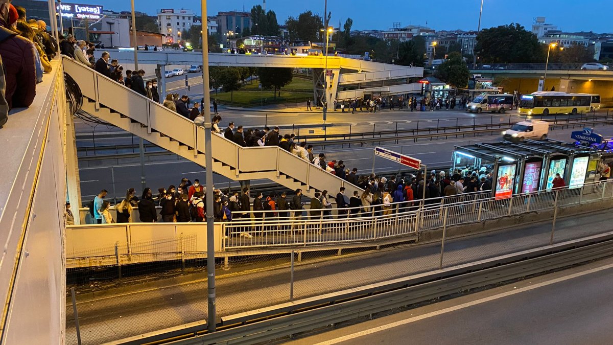 Metrobüs durağında 75 gün sürecek çalışma: D-100 her iki yönde de daraltılacak