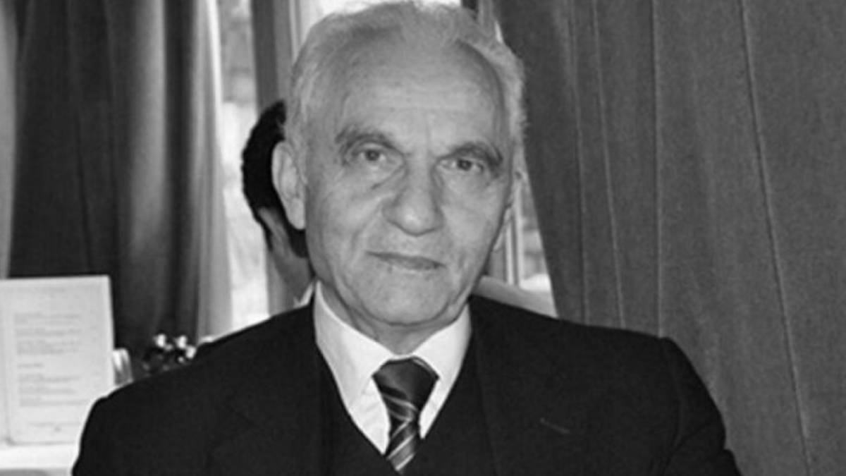 AK Parti'nin ilk Dışişleri Bakanı Yaşar Yakış vefat etti