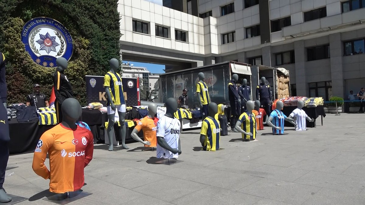 Yeni sezon öncesi piyasaya sürülecekti: İstanbul'da 250 milyon liralık 'kaçak forma' operasyonu